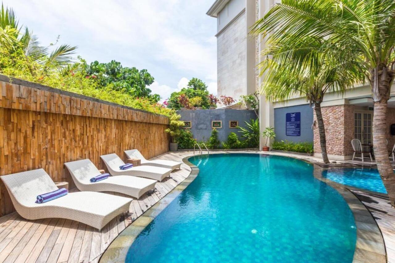 Alron Hotel Kuta Lombok Exterior foto